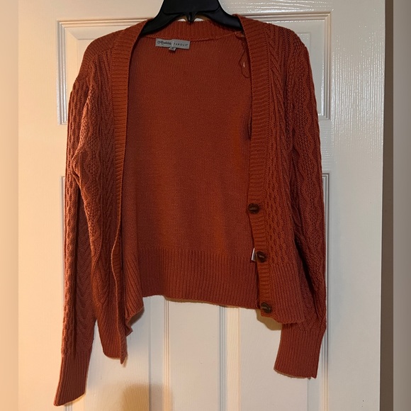 Absolutely Famous Sweater and Top - Picture 3 of 7